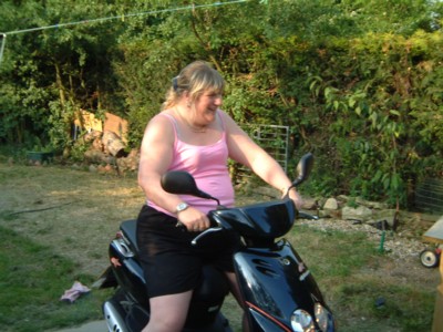Kim get off Bens Scooter